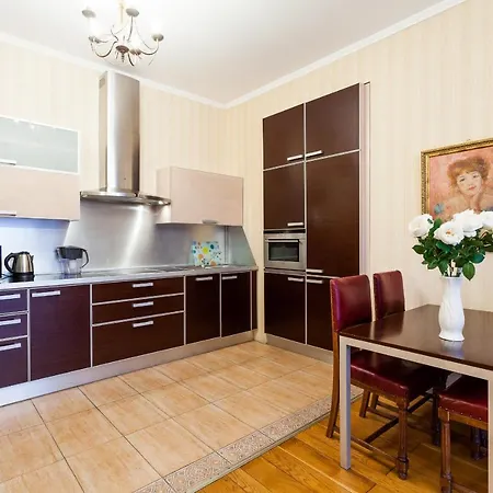 Daire Molnar Komsomolskaya 29